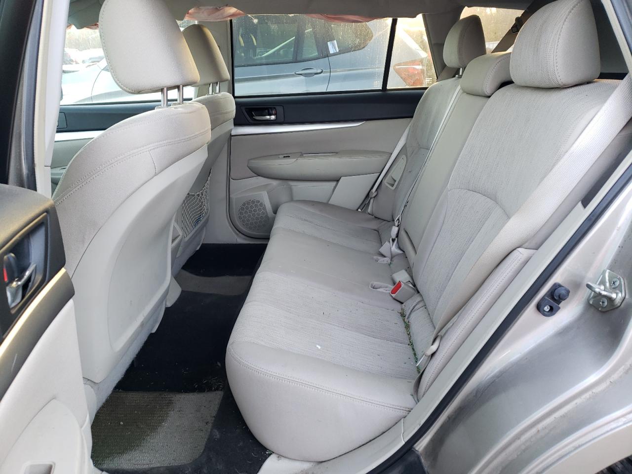 2014 Subaru Outback - Image 10