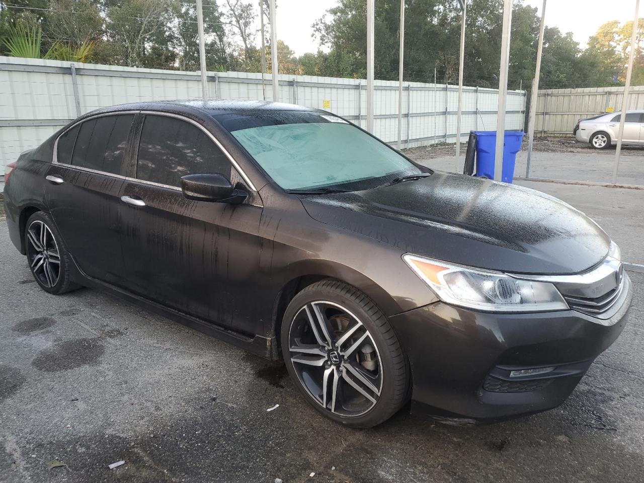 2017 Honda Accord - Image 4