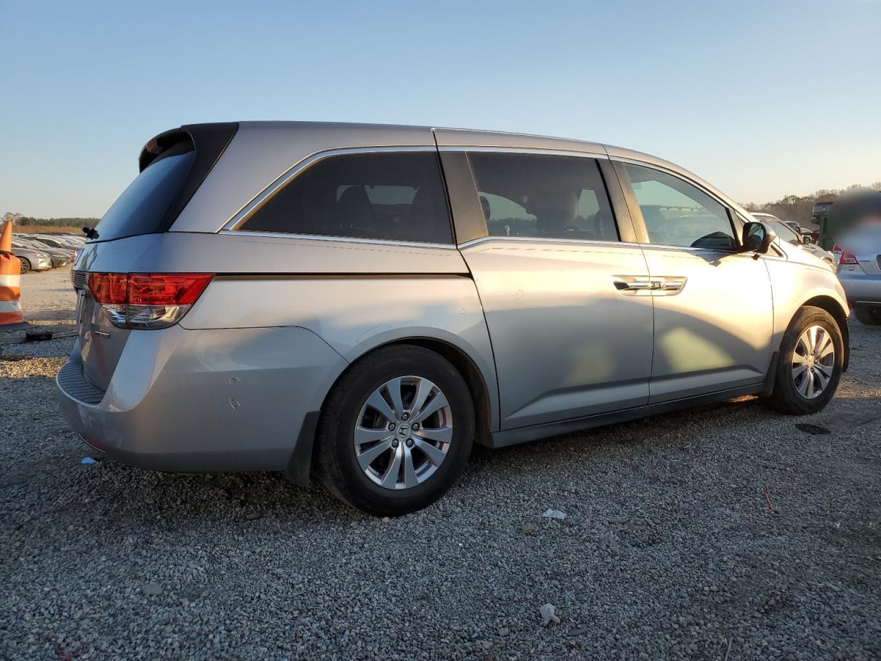 2016 Honda Odyssey - Image 3