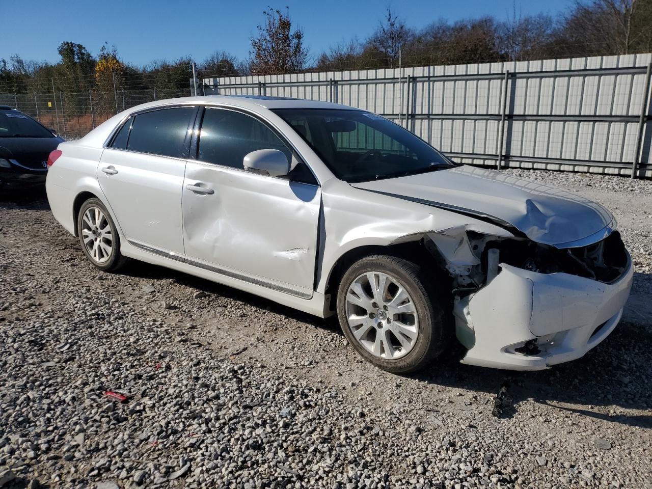 2012 Toyota Avalon - Image 4