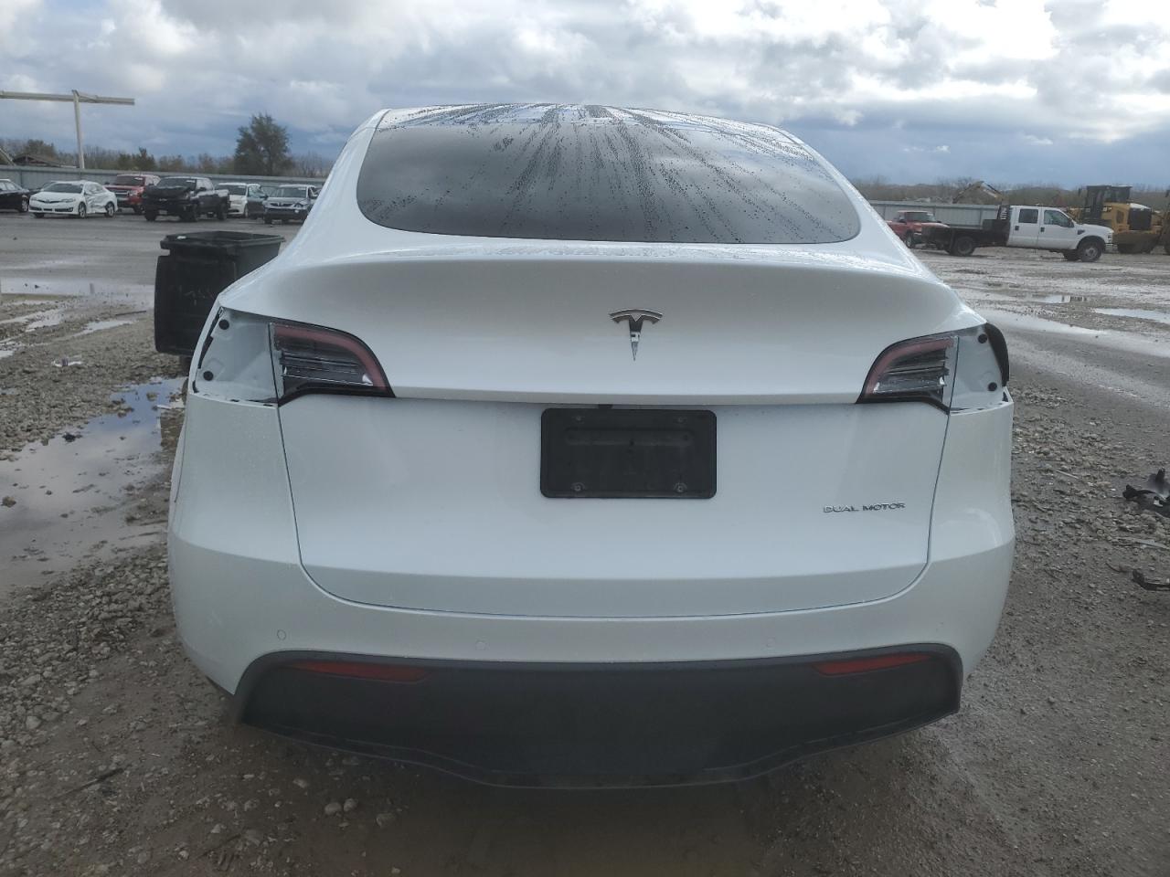 5YJYGDEE5MF193845 2021 Tesla Model Y