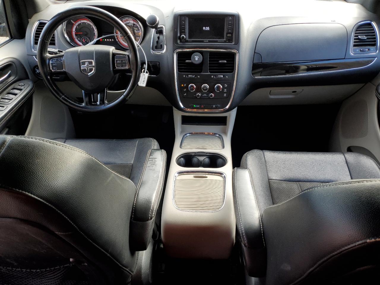 2019 Dodge Caravan - Image 8