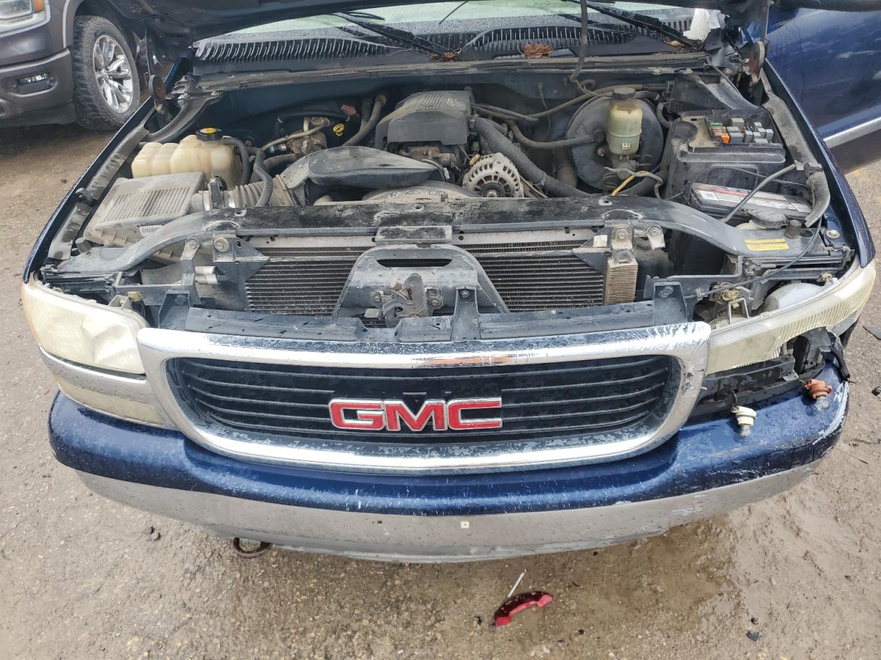 2000 GMC Sierra - Image 12