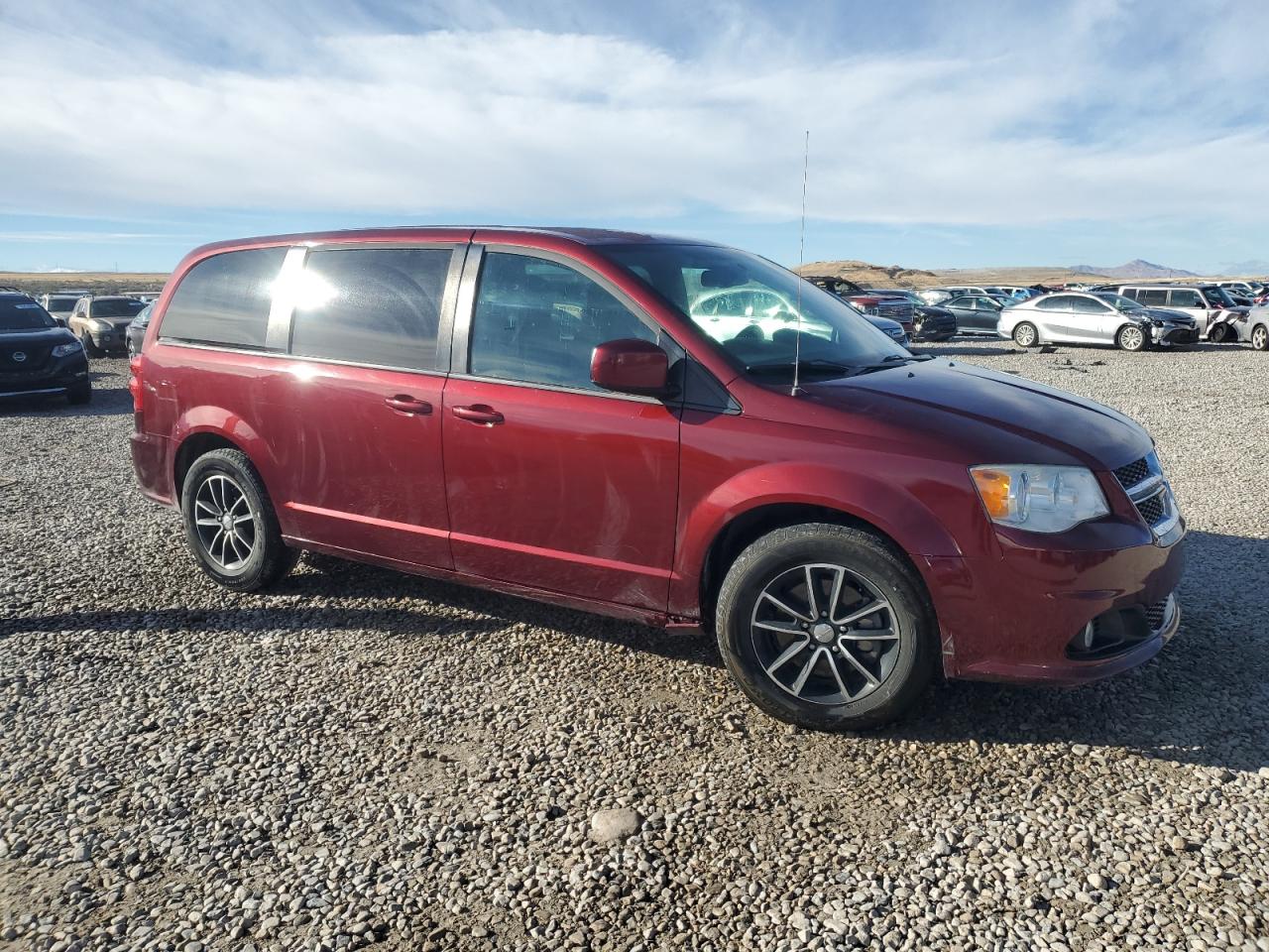 2018 Dodge Caravan - Image 4