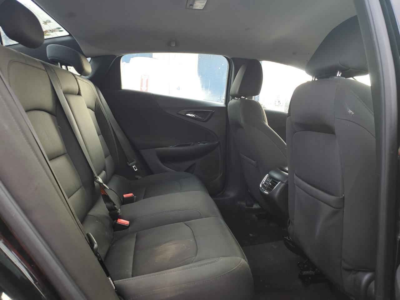 2017 Chevrolet Malibu - Image 10