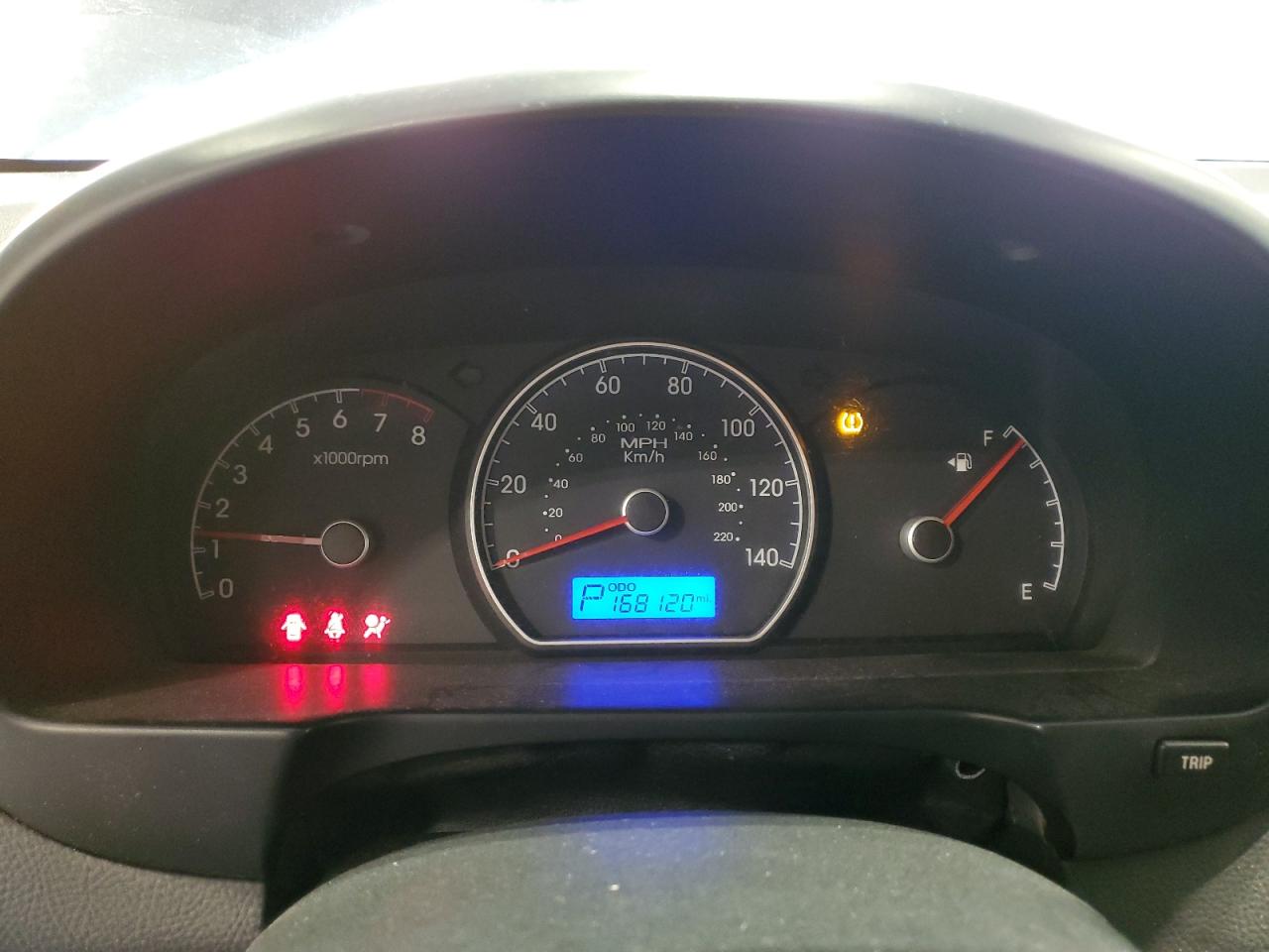 2010 Hyundai Elantra - Image 9