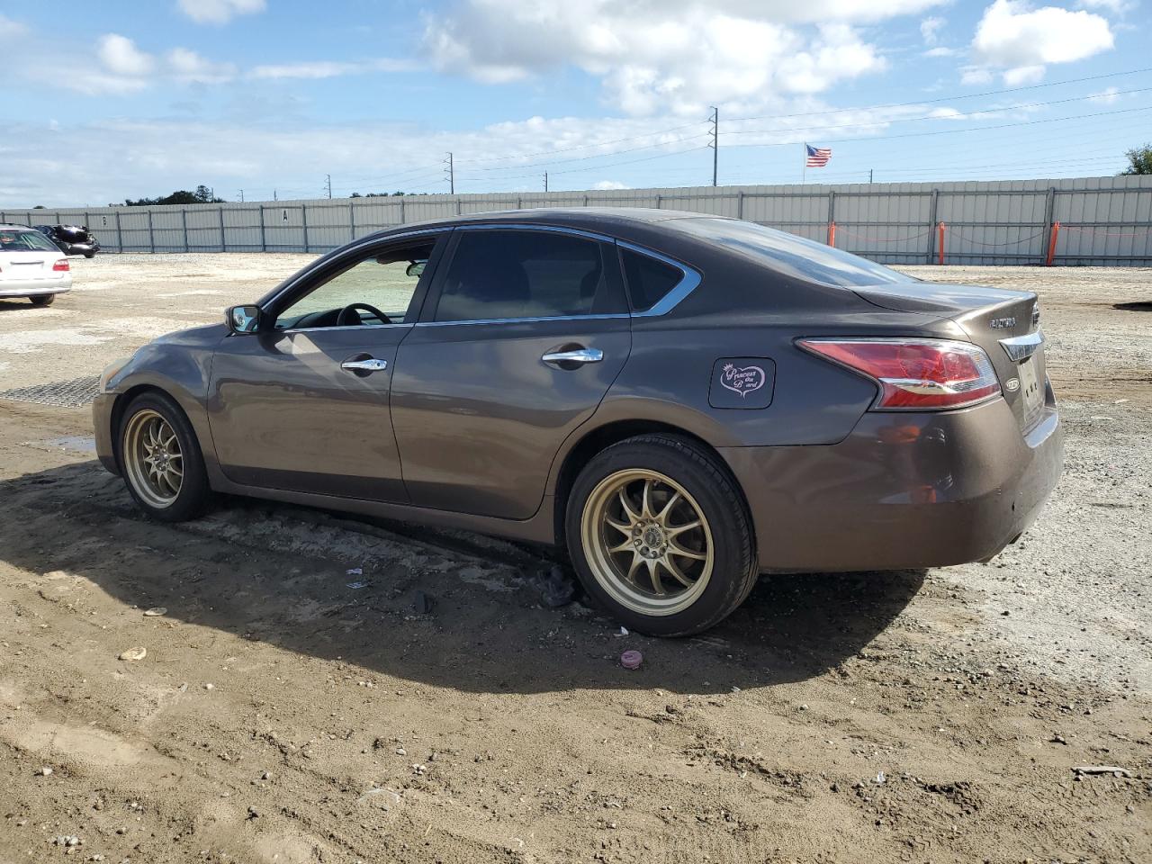 2014 Nissan Altima - Image 2