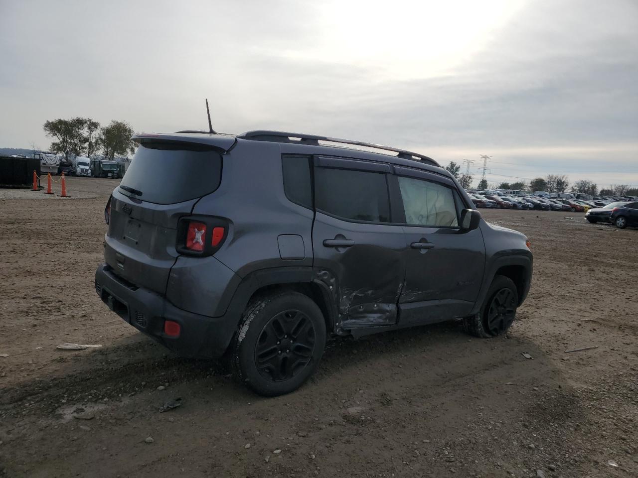 2018 Jeep Renegade - Image 3