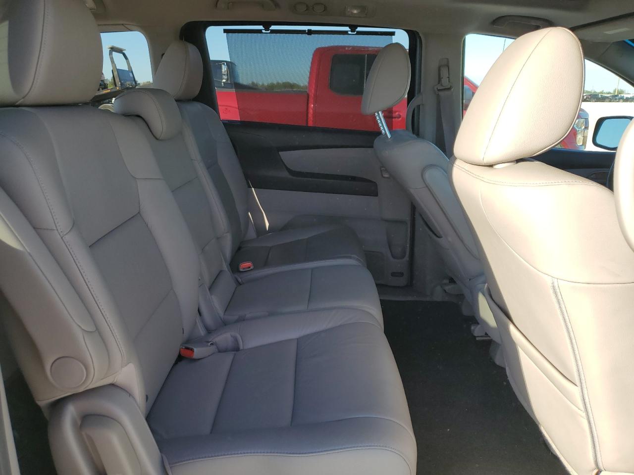 2012 Honda Odyssey - Image 11