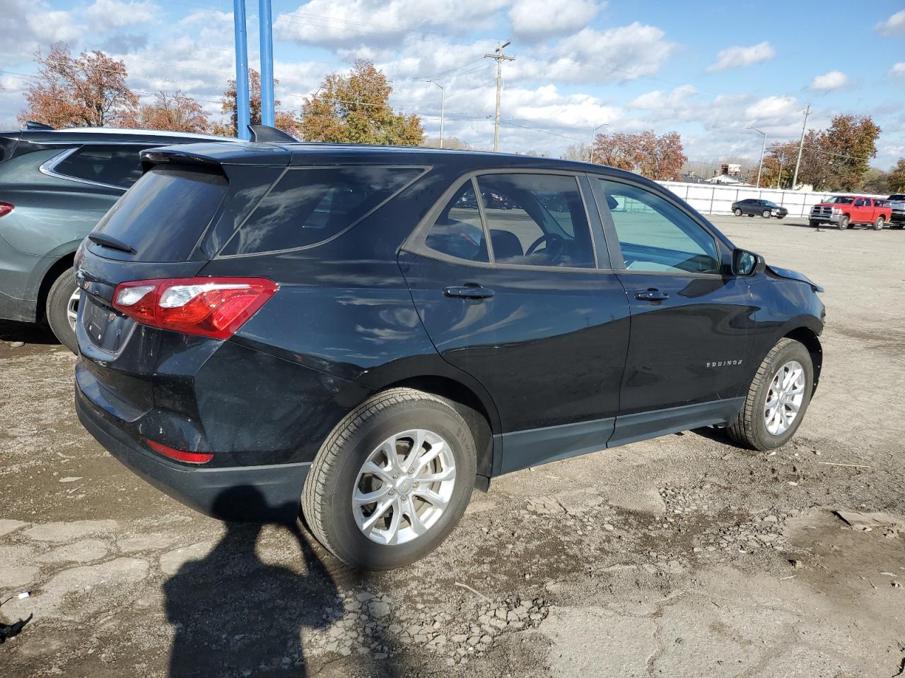 2020 Chevrolet Equinox - Image 3