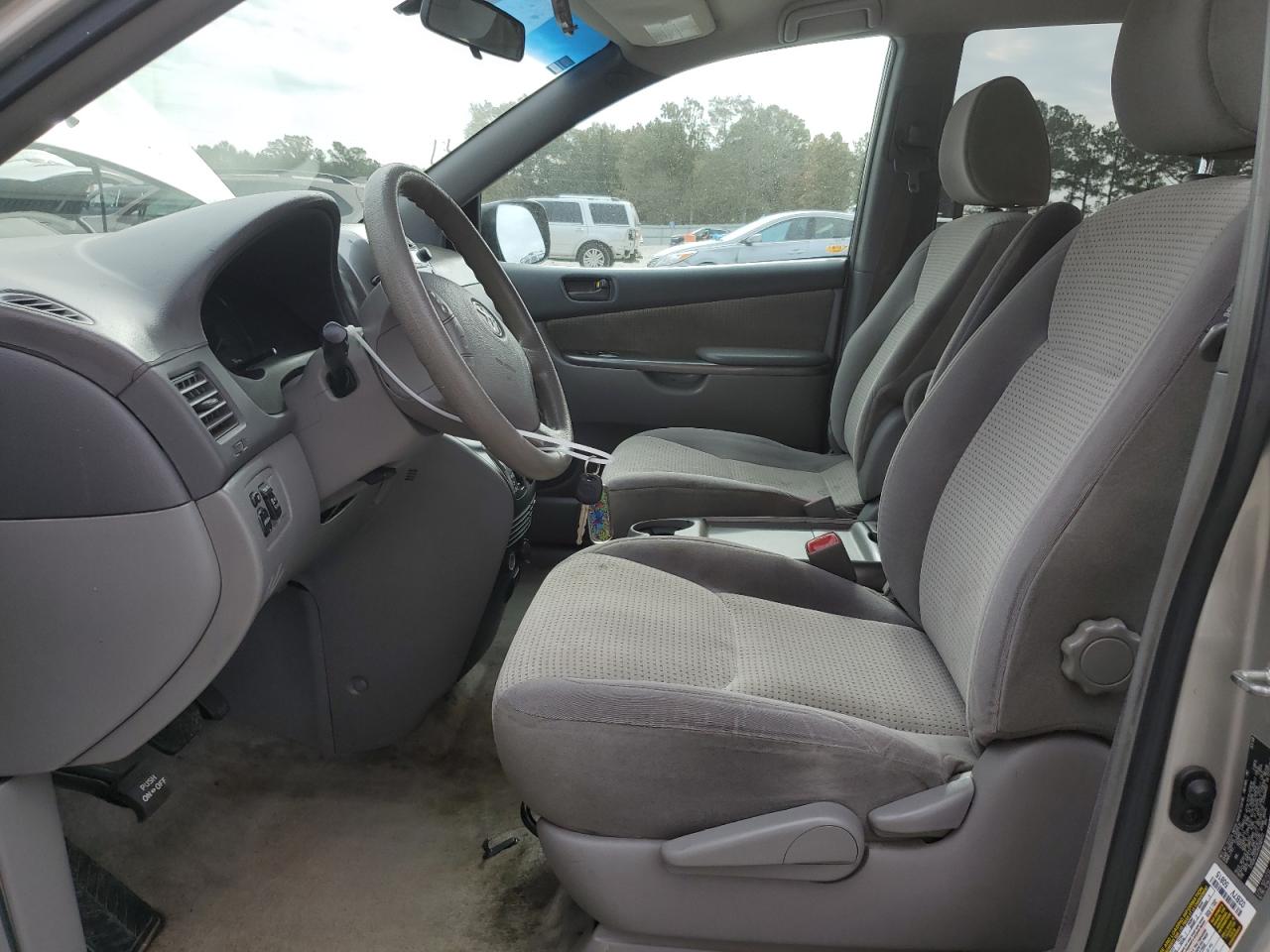 2009 Toyota Sienna - Image 7
