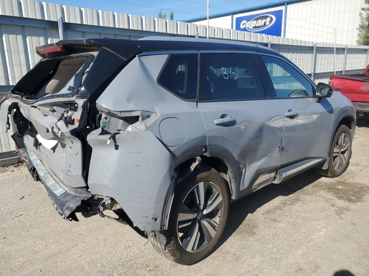 2021 Nissan Rogue - Image 3