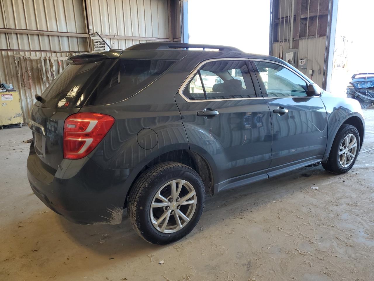 2017 Chevrolet Equinox - Image 3