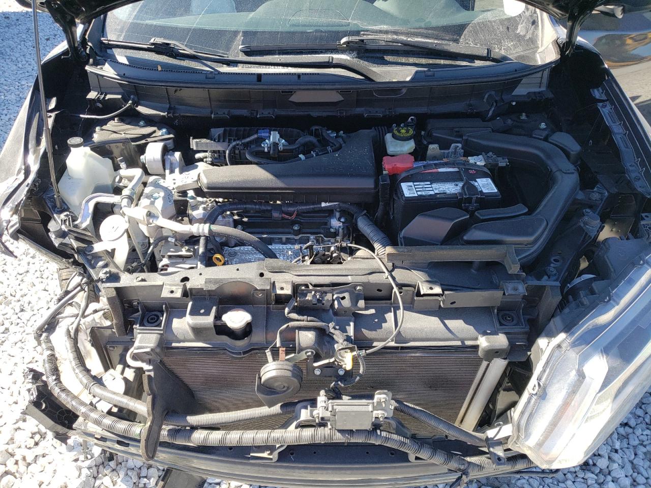 2017 Nissan Rogue - Image 12