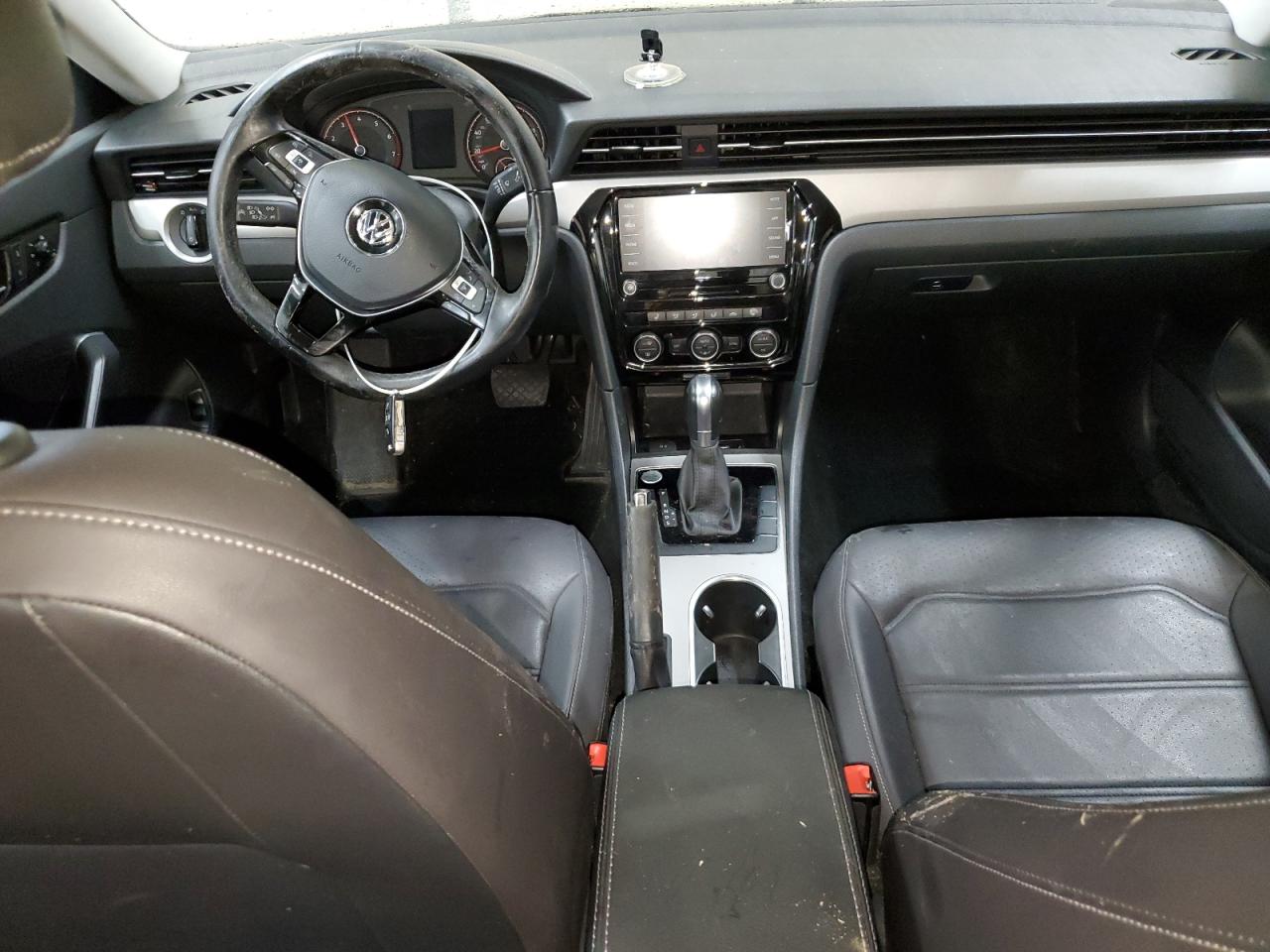 2020 Volkswagen Passat - Image 8
