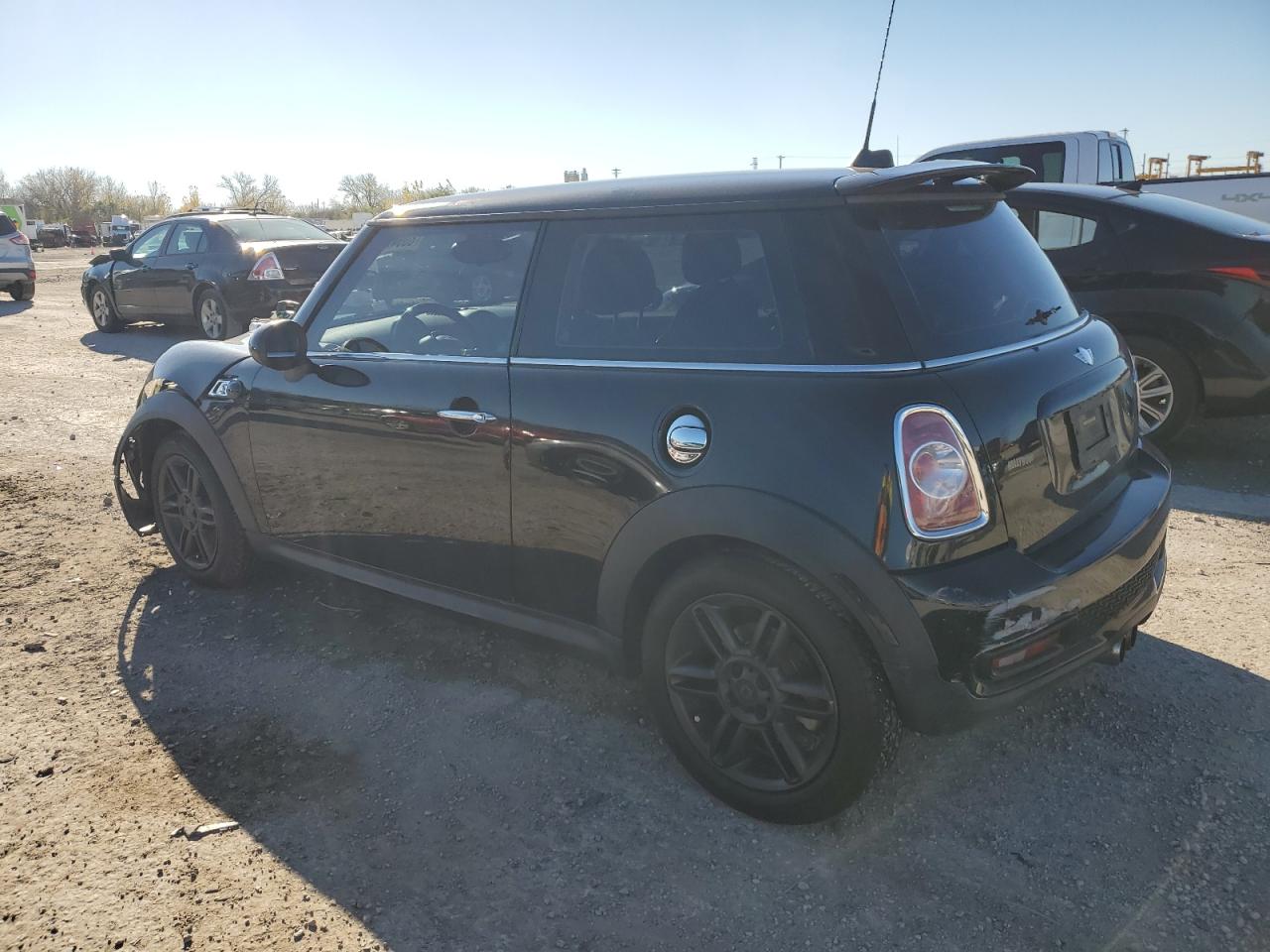 2011 MINI Cooper - Image 2