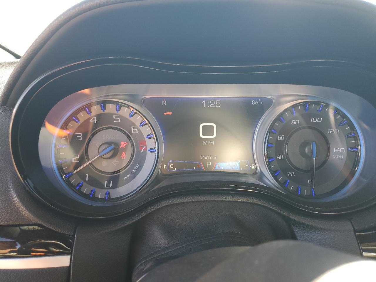 2017 Chrysler 300 - Image 9
