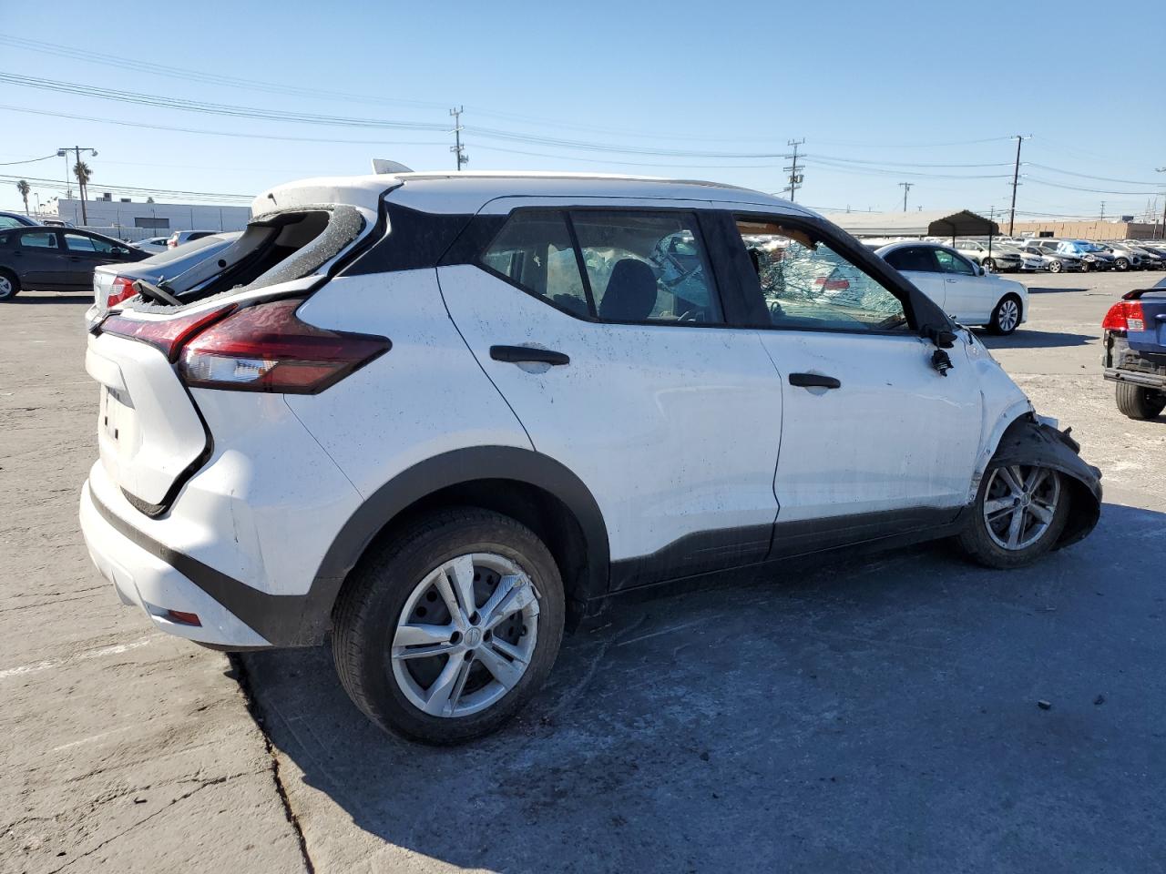 VIN 3N1CP5BV2PL512390 2023 NISSAN KICKS no.3