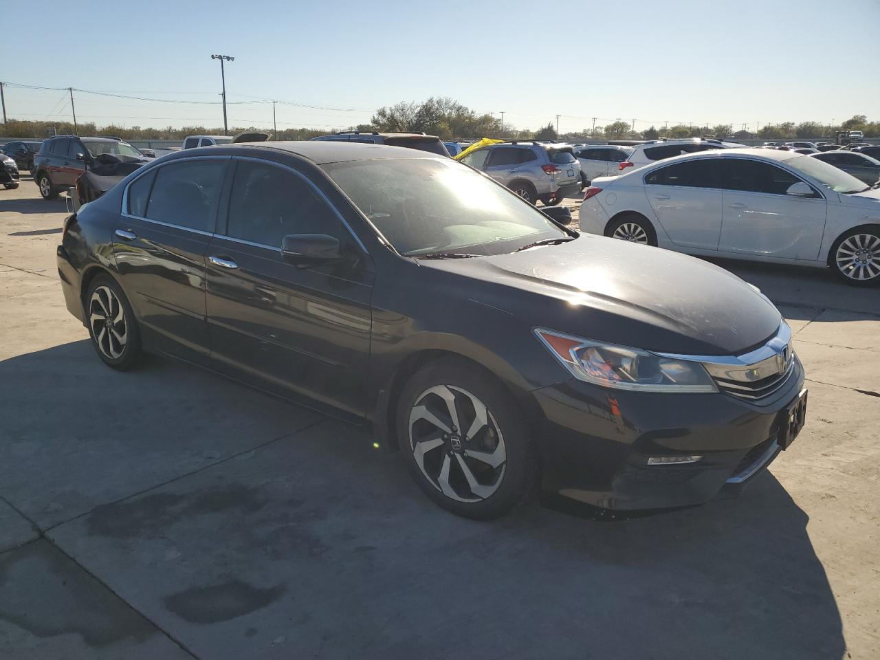 VIN 1HGCR2F85HA125109 2017 HONDA ACCORD no.4