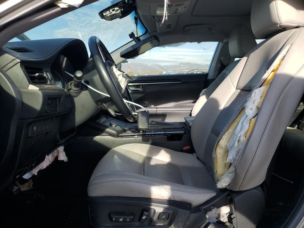 2017 Lexus ES - Image 7