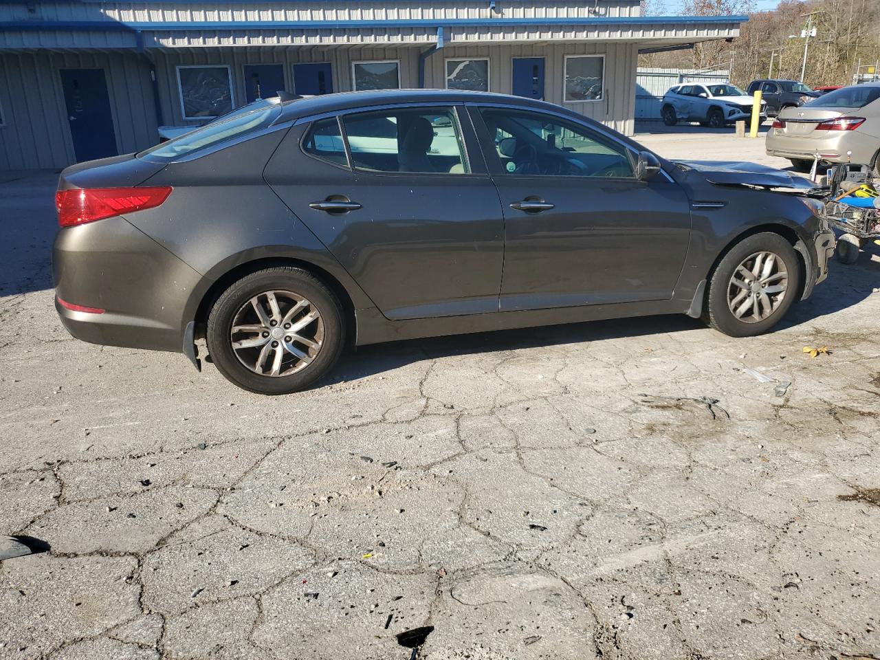 VIN 5XXGM4A72DG253329 2013 KIA OPTIMA no.3