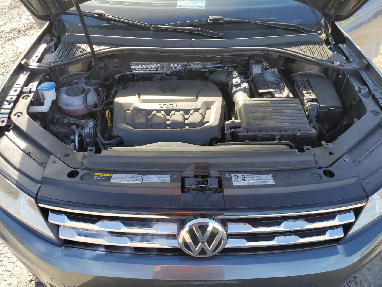 2018 Volkswagen Tiguan - Image 12