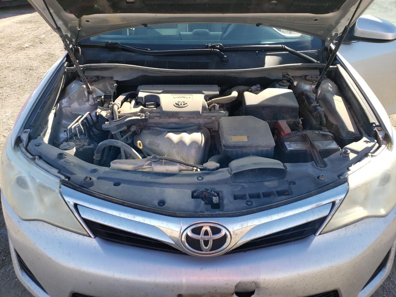 2012 Toyota Camry - Image 11