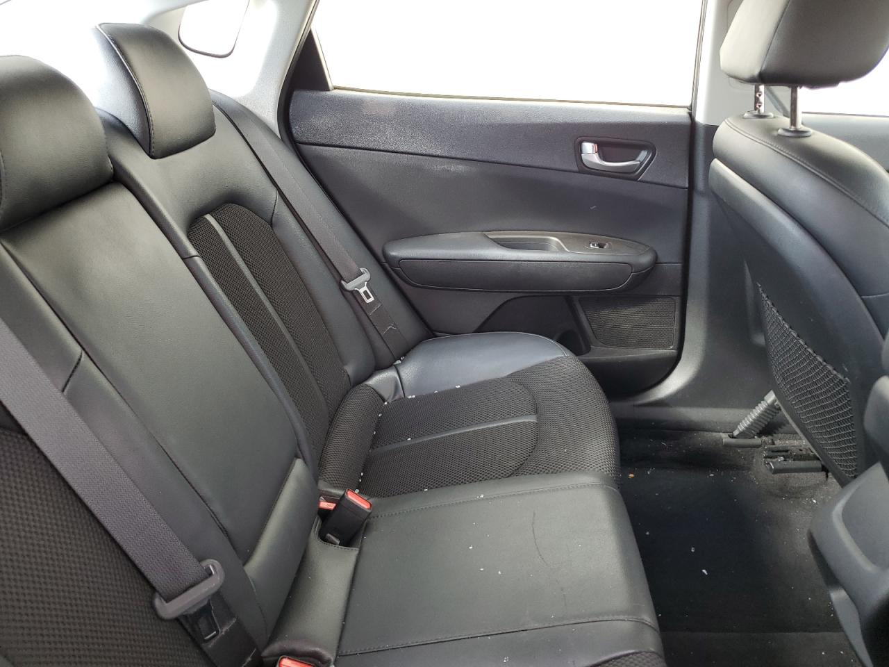 2019 Kia Optima - Image 10