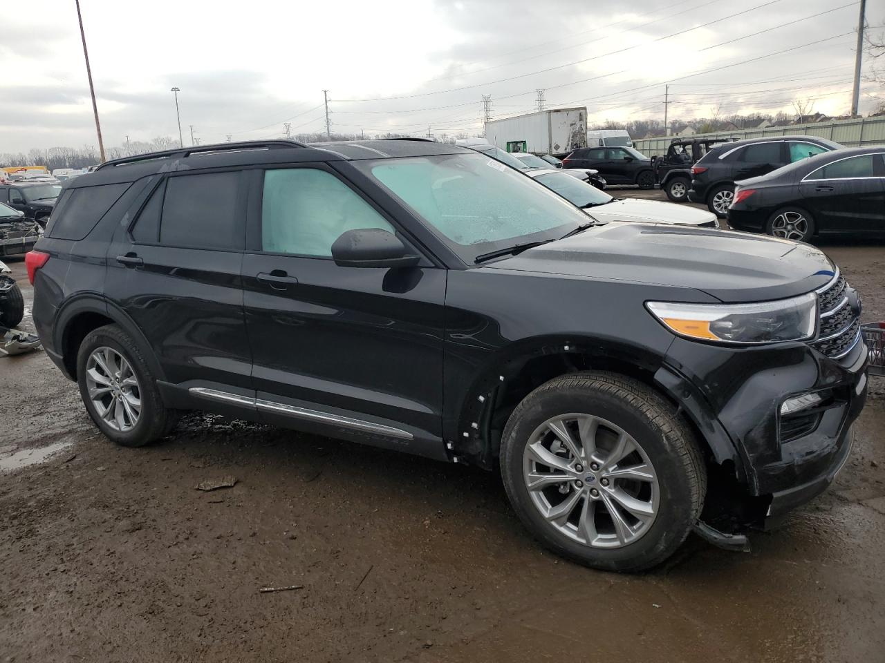 2023 Ford Explorer - Image 4