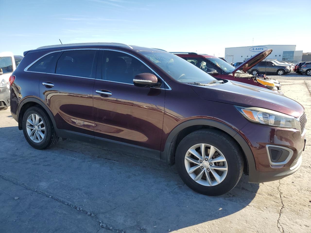 VIN 5XYPG4A30HG284293 2017 KIA SORENTO no.4