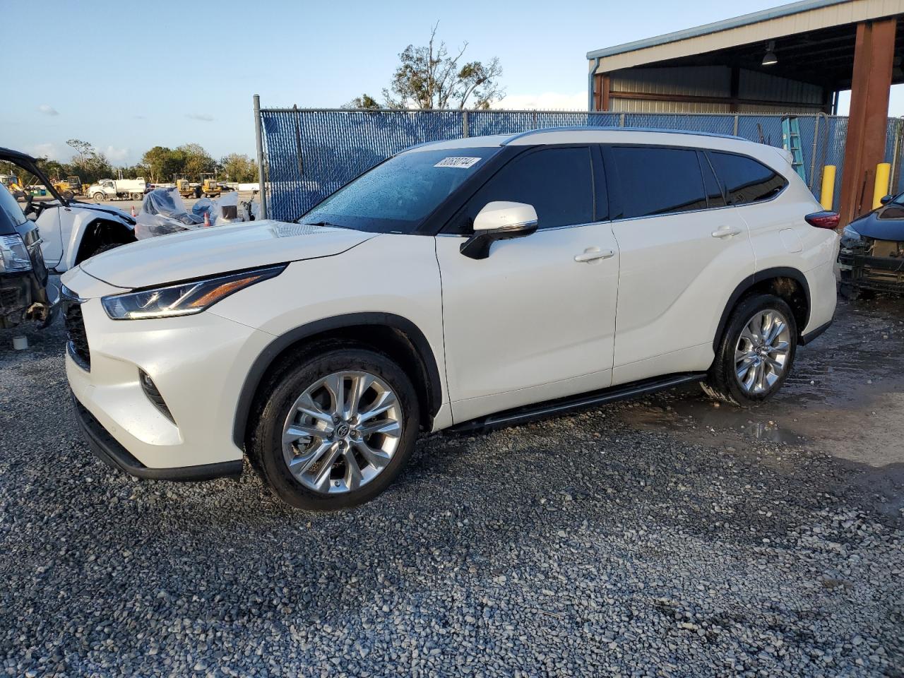 2020 Toyota Highlander - Image 1