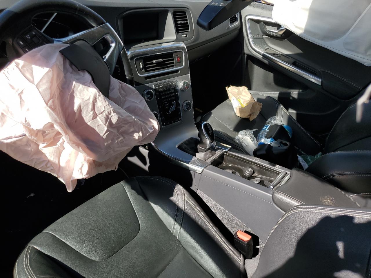 2018 Volvo S60 - Image 8