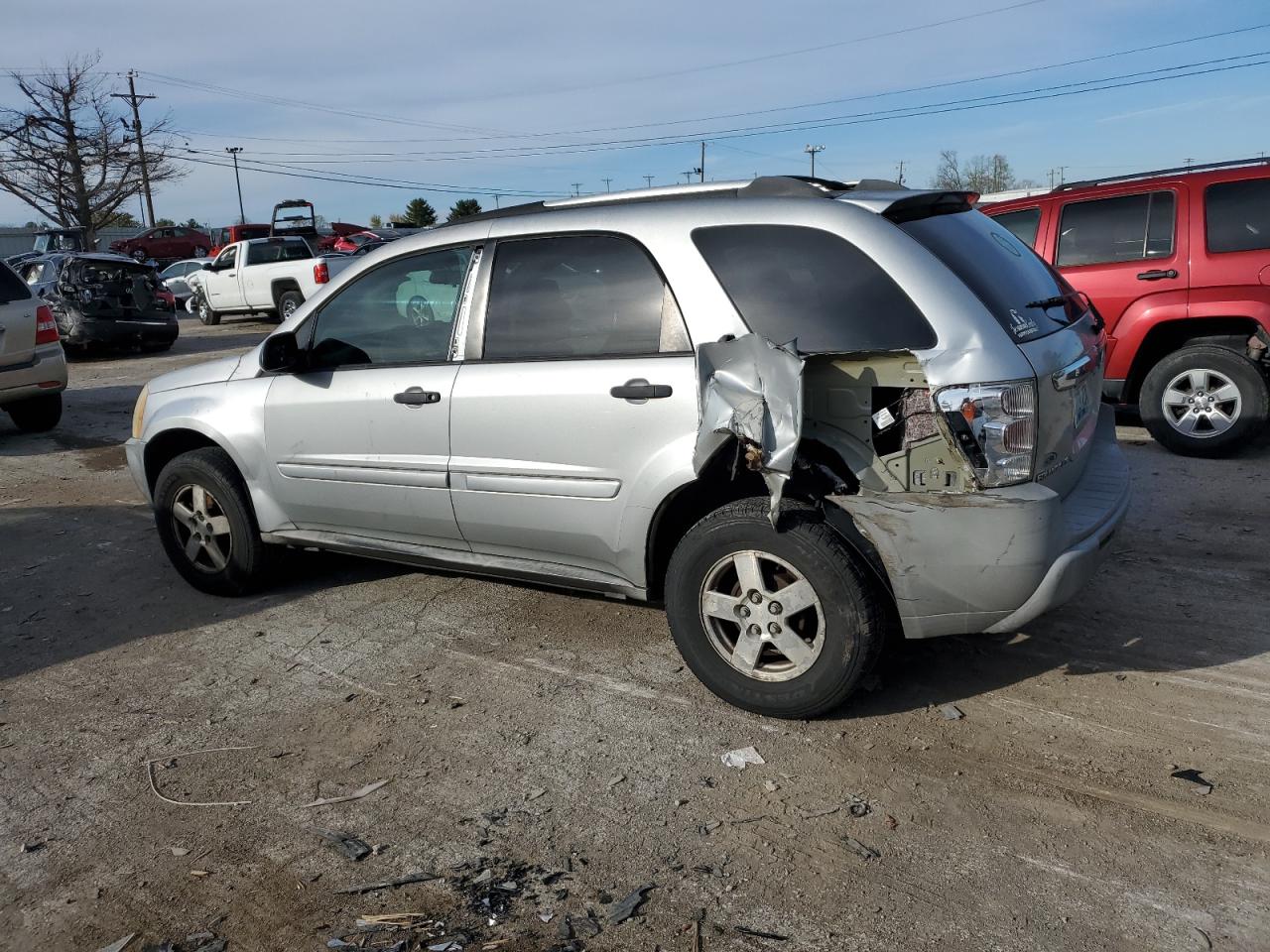2005 Chevrolet Equinox - Image 2