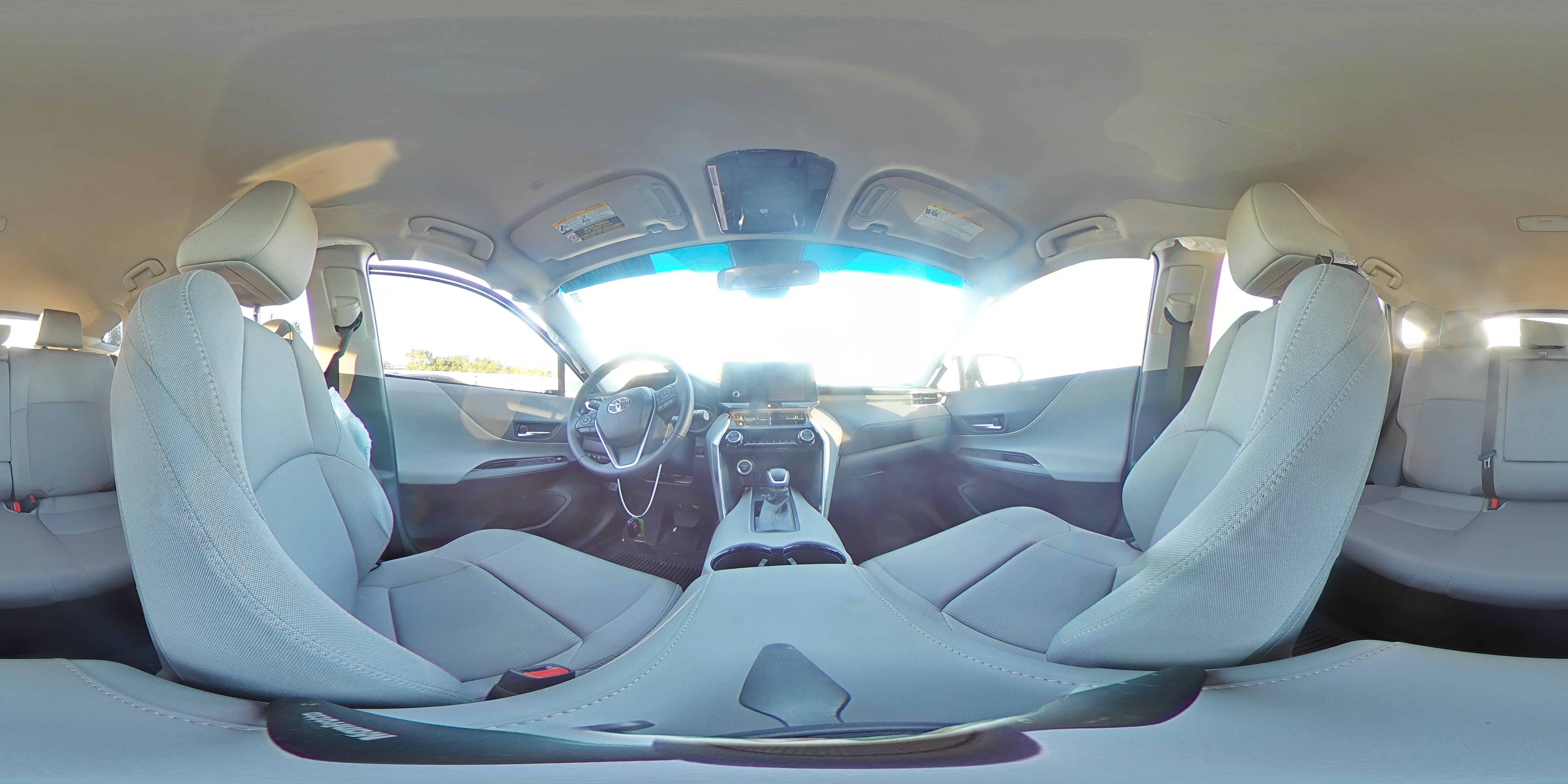 2024 Toyota Venza - Image 14