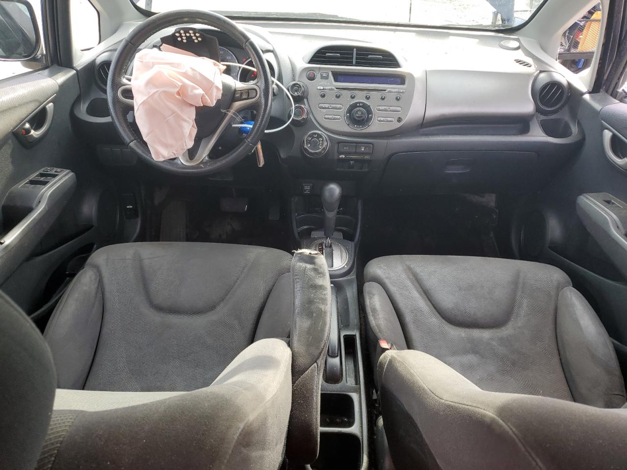 2010 Honda Fit - Image 8