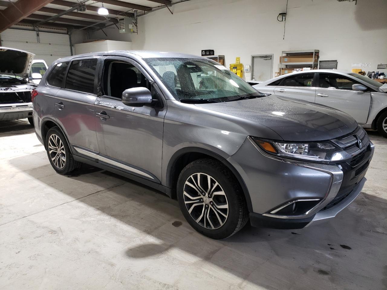 VIN JA4AZ3A35JZ069701 2018 MITSUBISHI OUTLANDER no.4