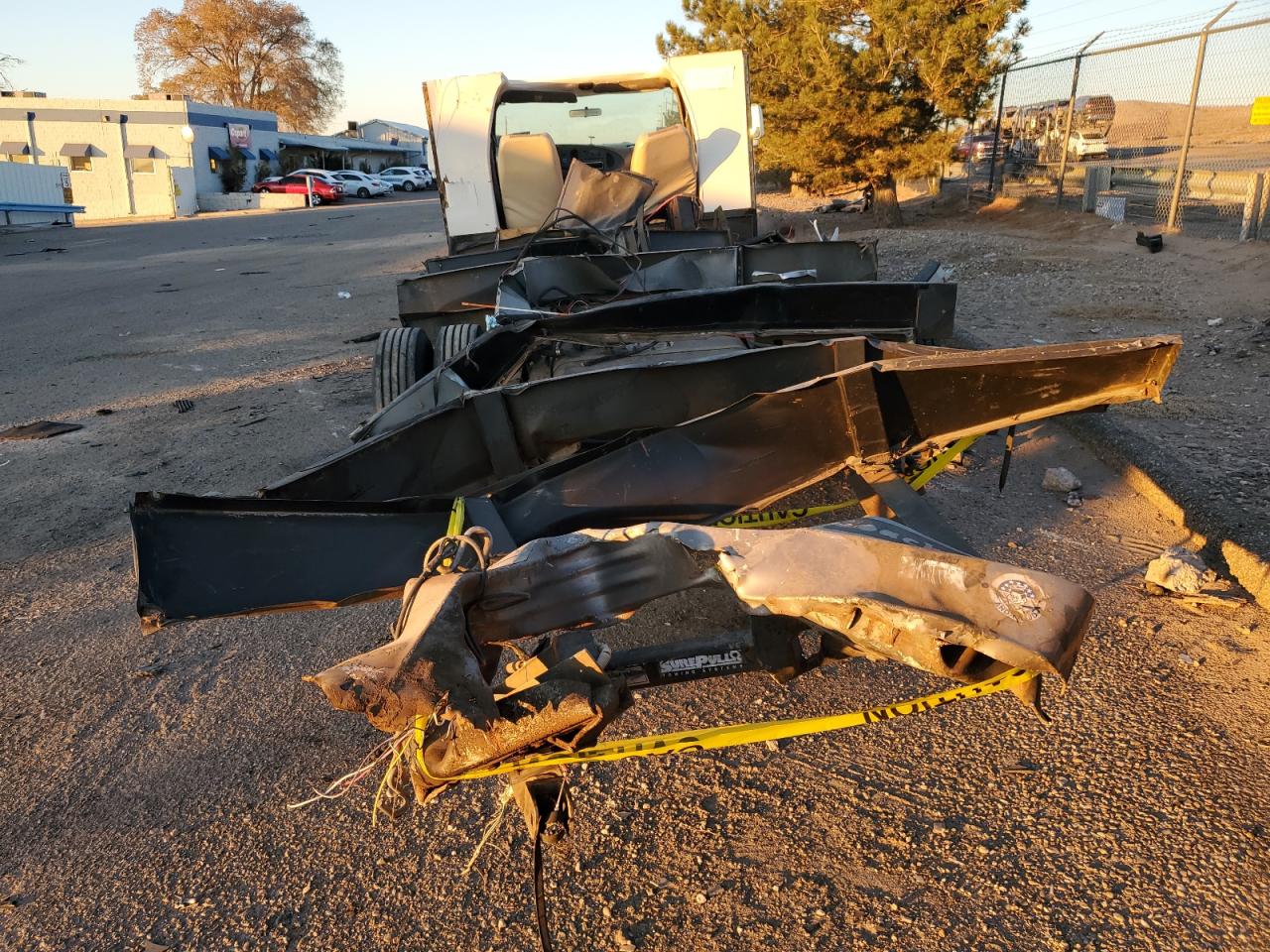 2000 Ford Econoline E450 Super Duty Cutaway Van VIN: 1FDXE45S2YHB92872 Lot: 77372604