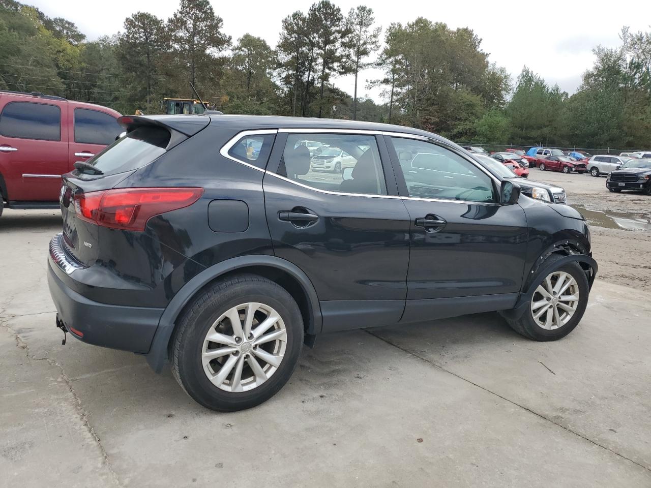 2017 Nissan Rogue - Image 3
