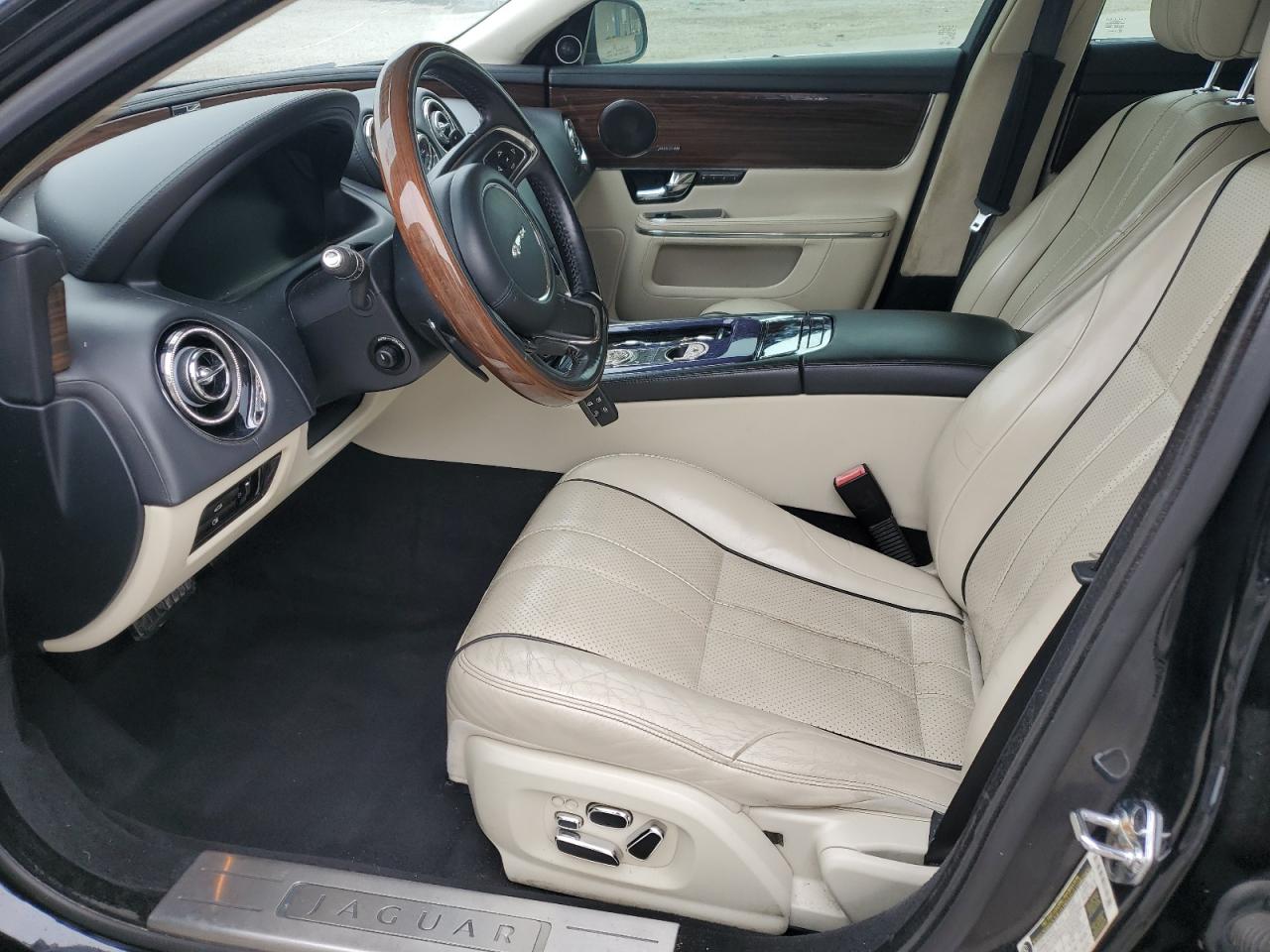 2013 Jaguar XJ - Image 7
