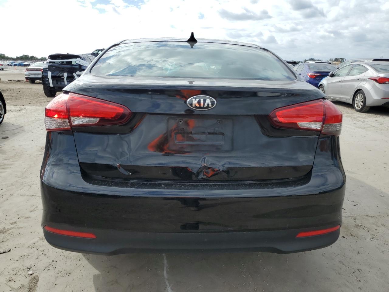 2017 Kia Forte Lx VIN: 3KPFK4A76HE026838 Lot: 80974484