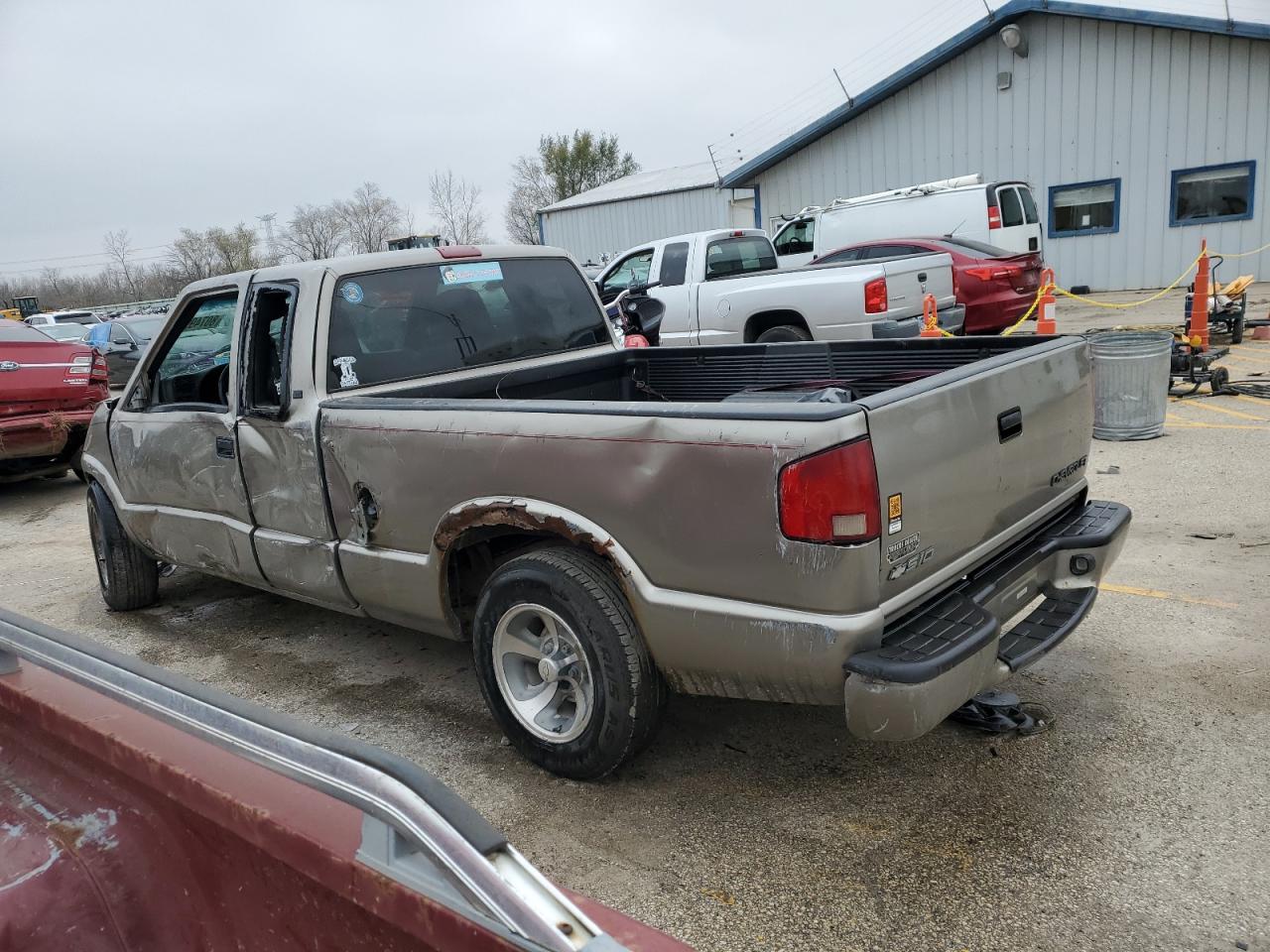 2001 Chevrolet S-10 Pickup - Image 2