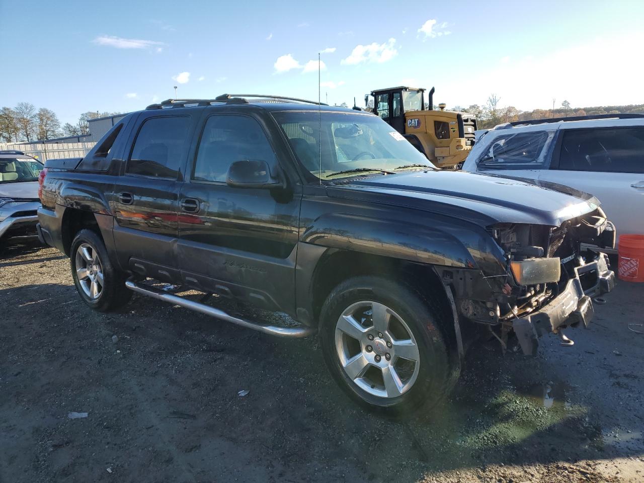 2003 Chevrolet Avalanche - Image 4