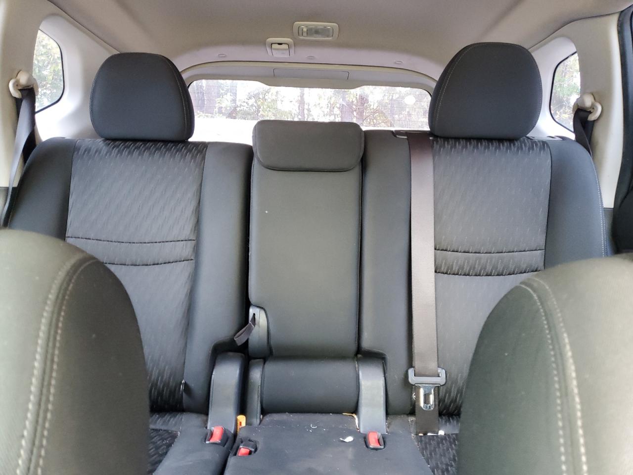 2018 Nissan Rogue - Image 10