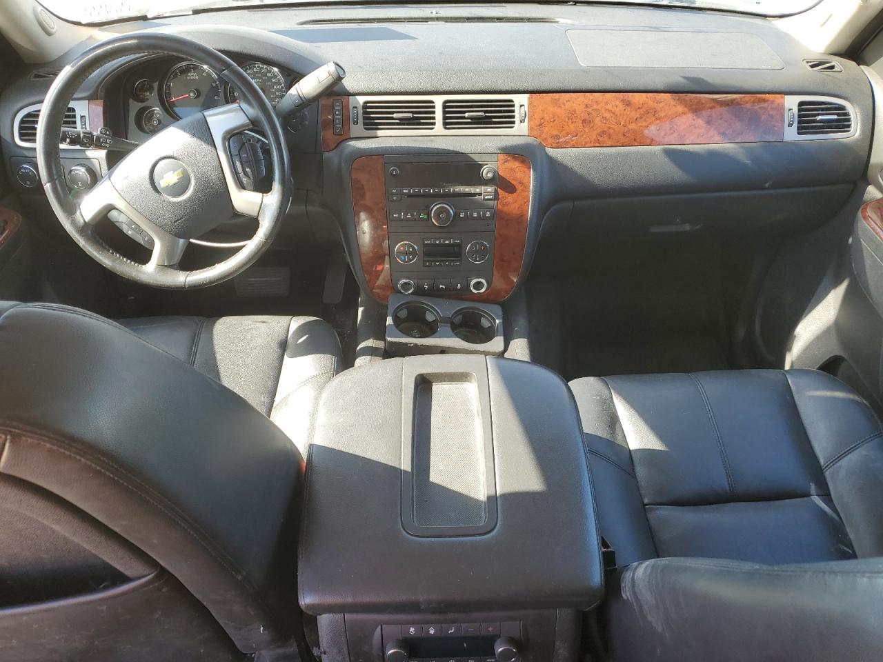 2012 Chevrolet Suburban - Image 8