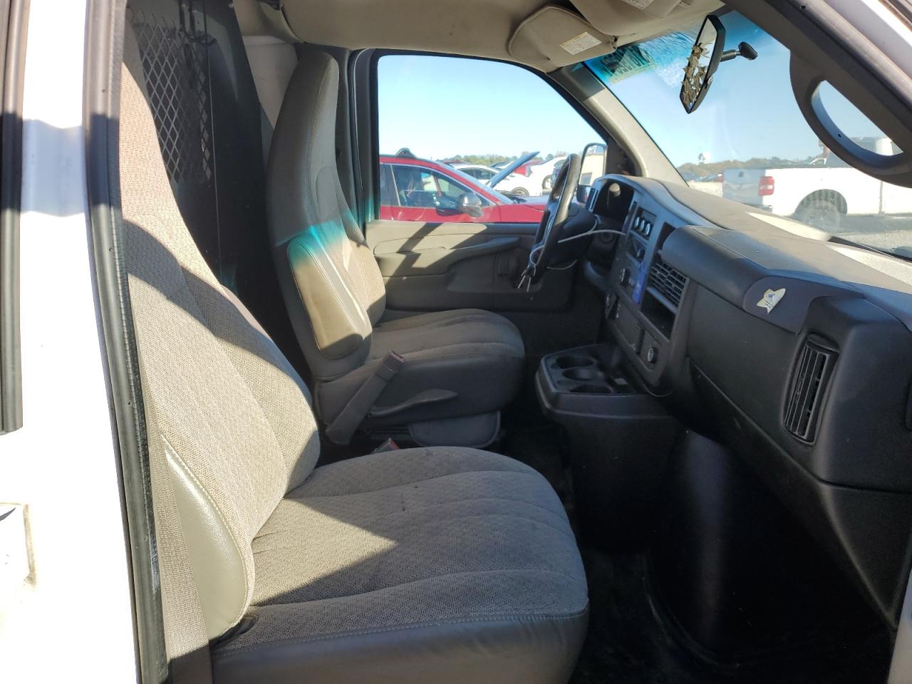2015 Chevrolet Express - Image 7