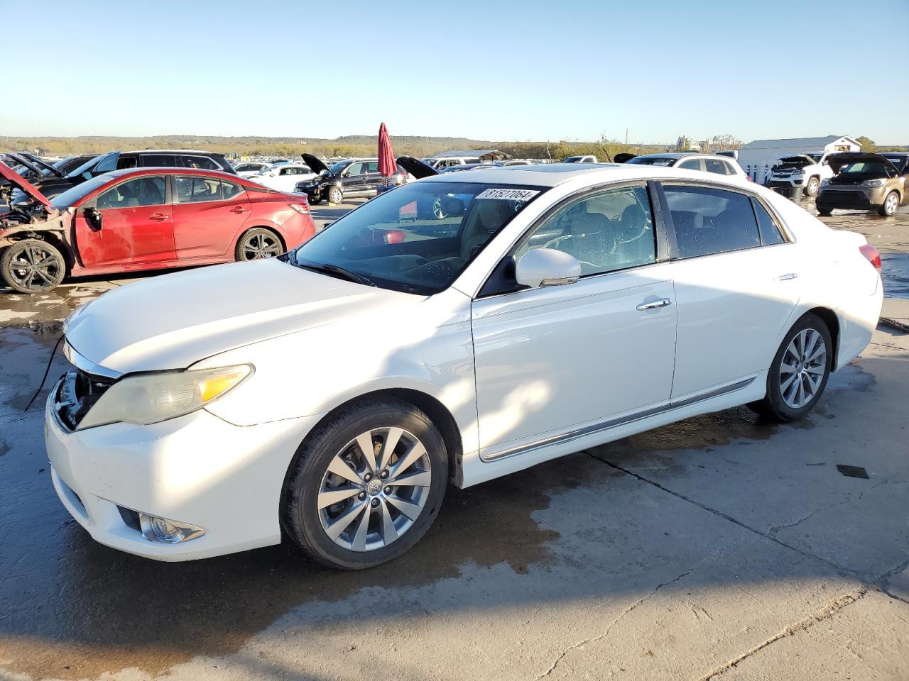 2011 Toyota Avalon - Image 1