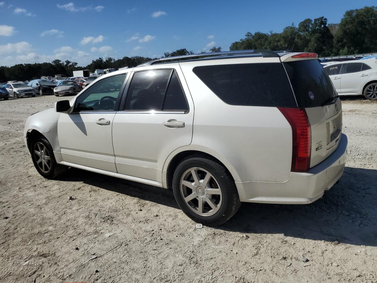 2005 Cadillac SRX - Image 2