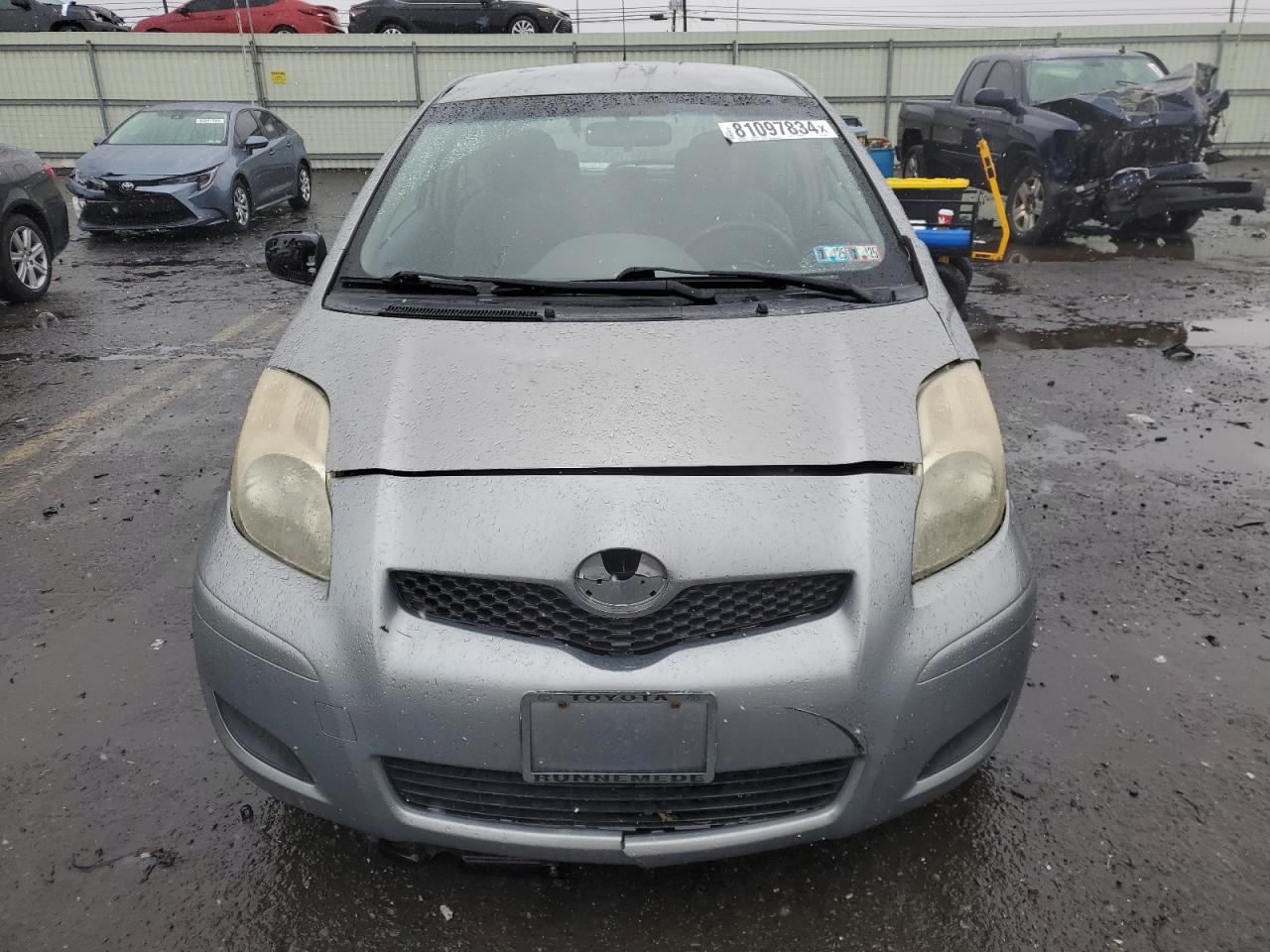 2009 Toyota Yaris VIN: JTDJT903395251847 Lot: 81097834