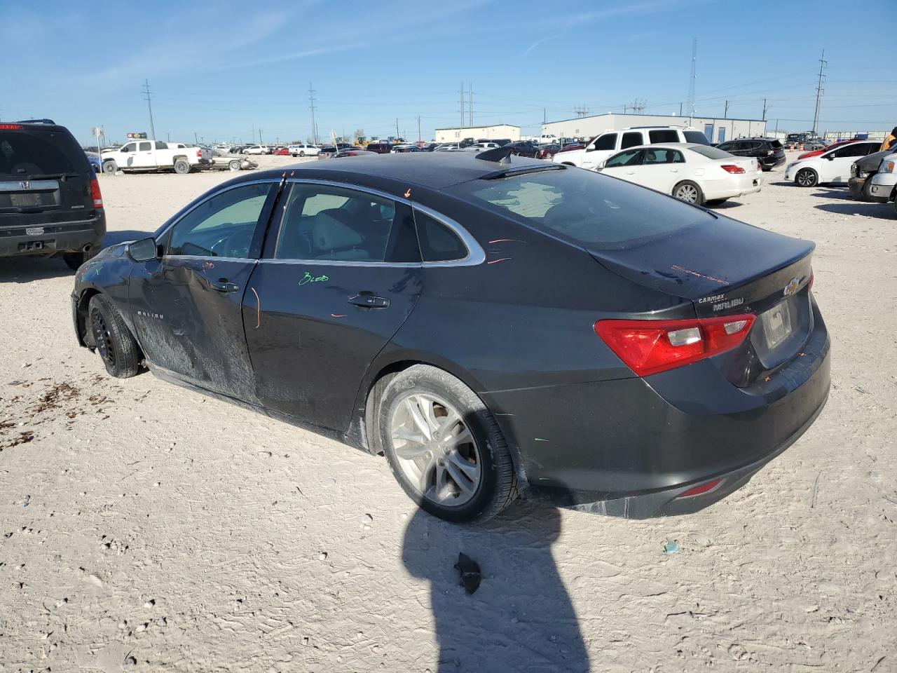 VIN 1G1ZD5ST4JF138809 2018 CHEVROLET MALIBU no.2