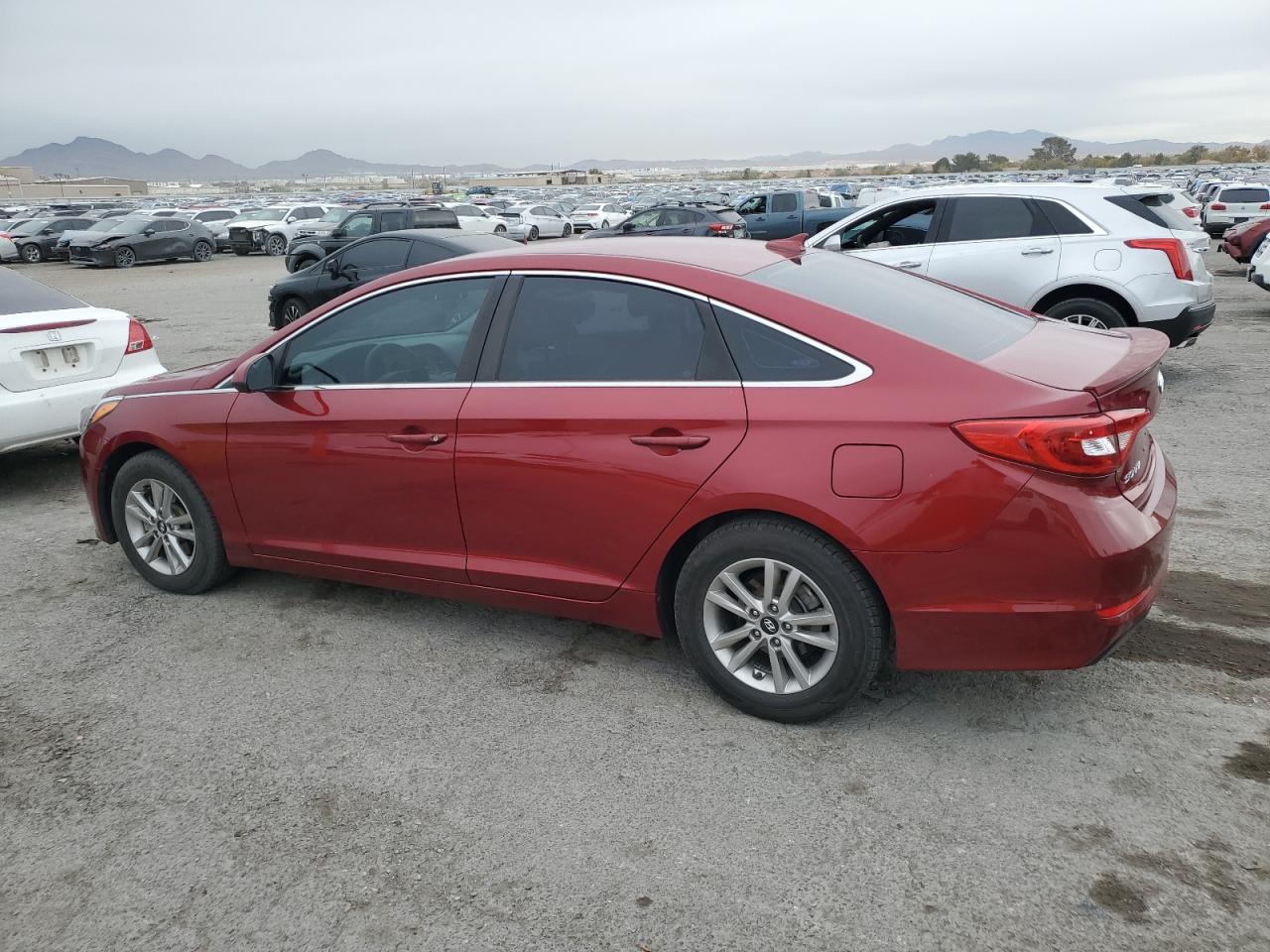 5NPE24AF9FH053768 2015 HYUNDAI SONATA - Image 2